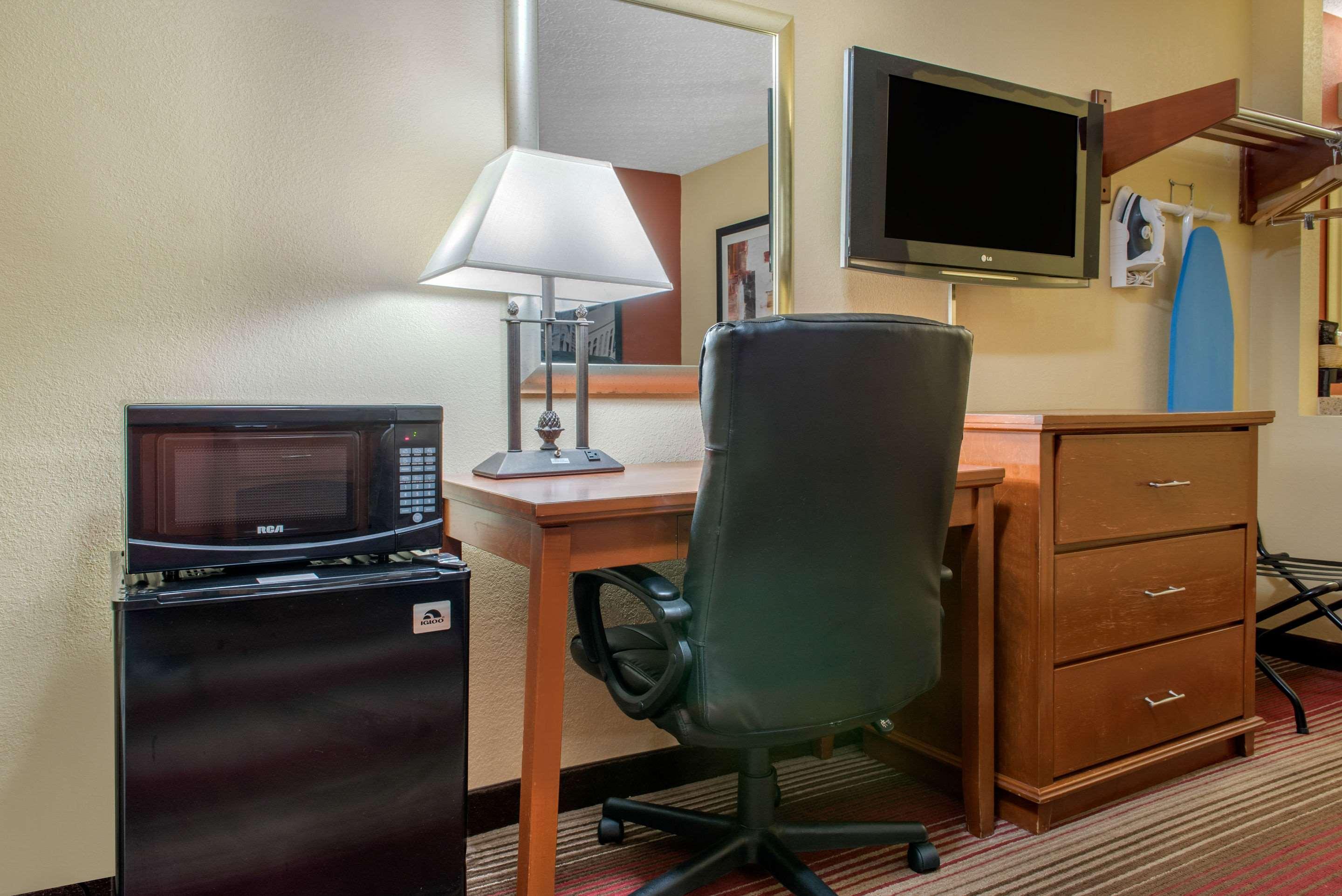 Quality Inn Columbus-East מראה חיצוני תמונה