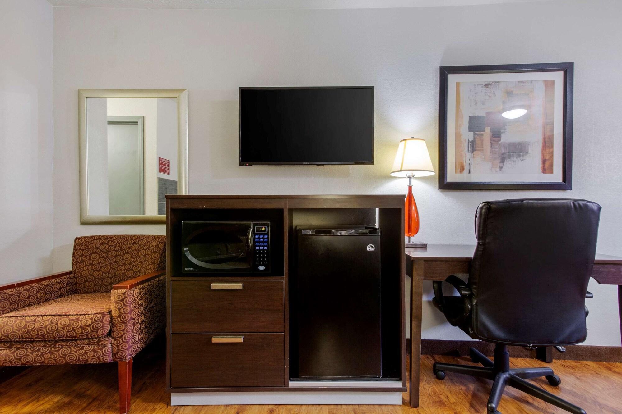 Quality Inn Columbus-East מראה חיצוני תמונה