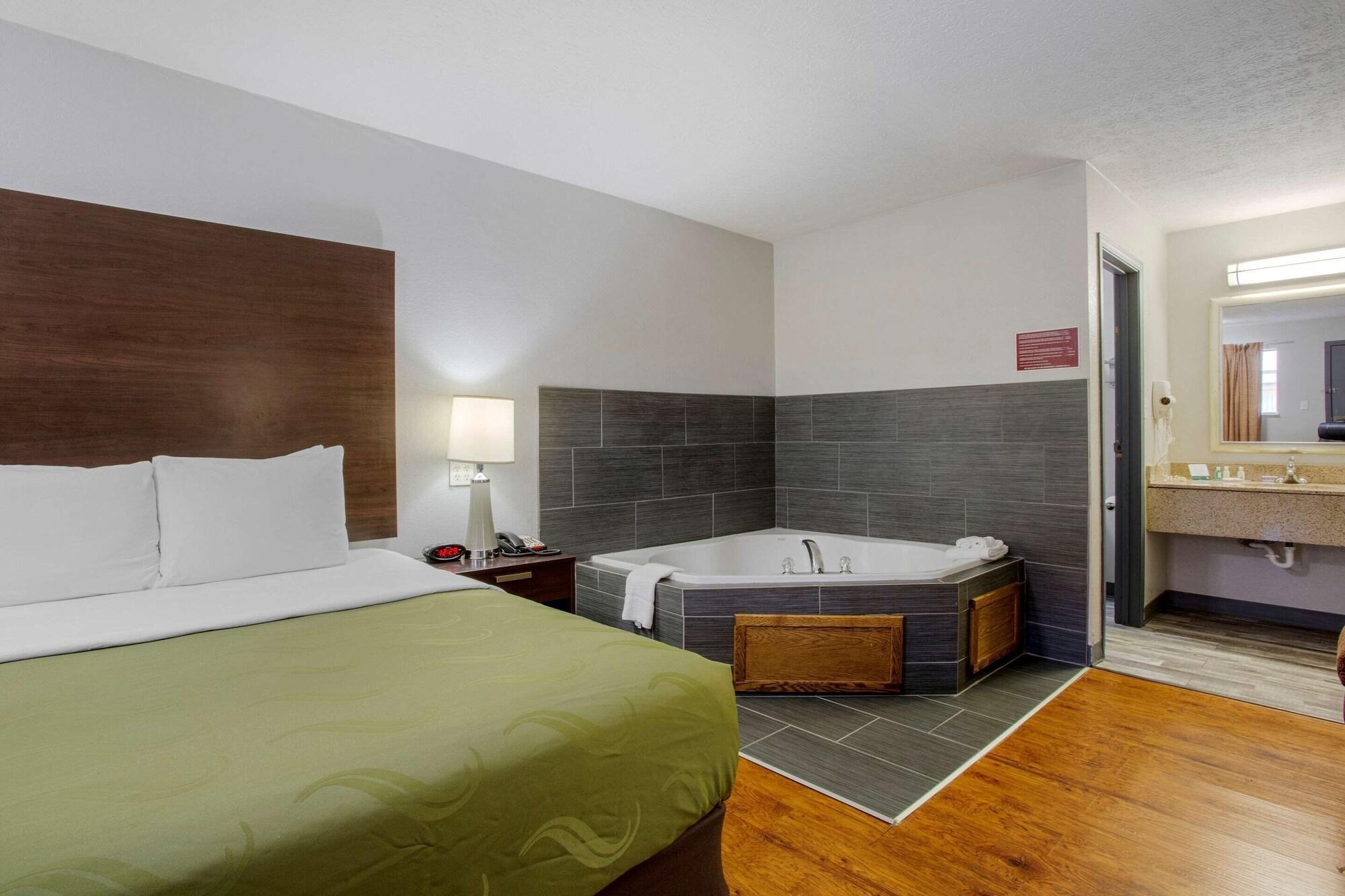 Quality Inn Columbus-East מראה חיצוני תמונה